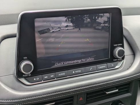 Used 2025 Nissan Rogue SV AWD/4WD image 27