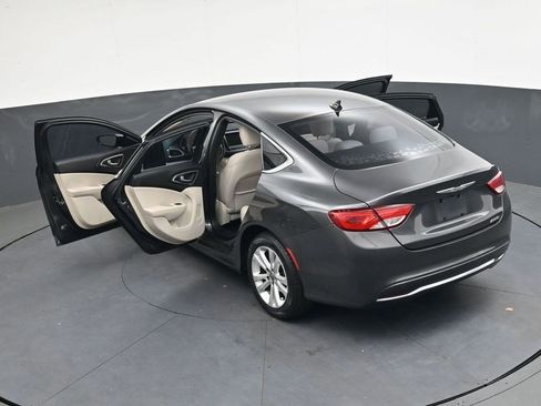 Used 2017 Chrysler 200 Limited Platinum image 37