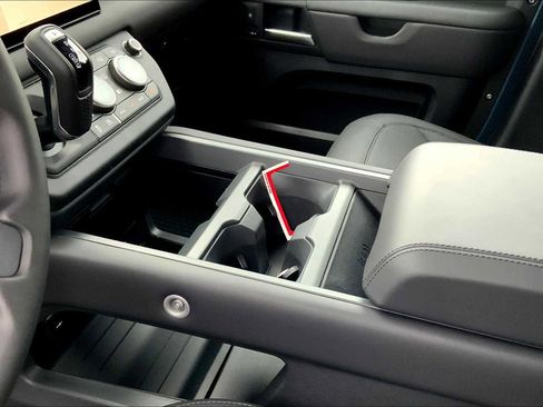 New 2025 Land Rover Defender 110 S image 8