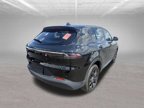 Used 2023 Dodge Hornet GT w/ GT Blacktop Package AWD/4WD image 4