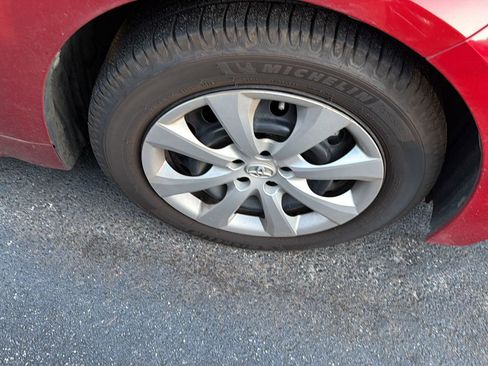 Used 2020 Toyota Corolla LE FWD image 7