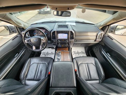 Used 2019 Ford Expedition Platinum image 18
