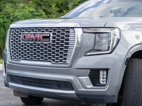 Used 2023 GMC Yukon XL Denali RWD image 39