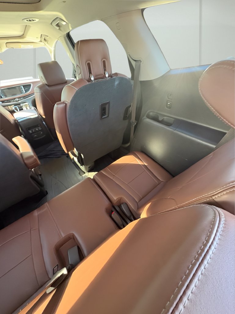 Used 2018 Buick Enclave Avenir w/ Avenir Technology Package AWD/4WD image 15