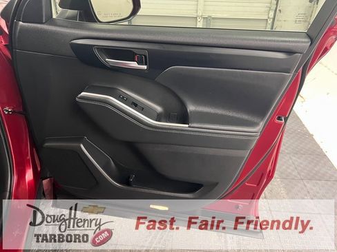 Used 2022 Toyota Highlander XLE image 43