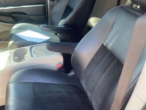 Used 2018 Dodge Grand Caravan SXT image 14