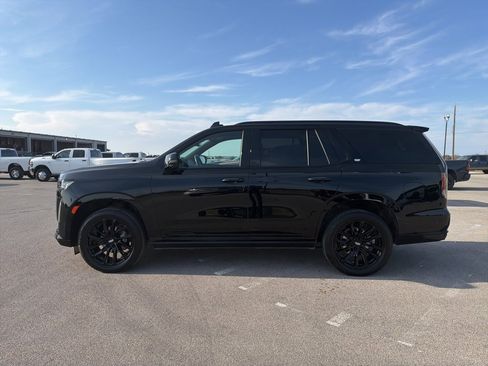 Used 2023 Cadillac Escalade Sport w/ LPO, ONYX Package image 2