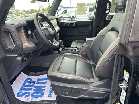 New 2025 Ford Bronco Outer Banks AWD/4WD image 18