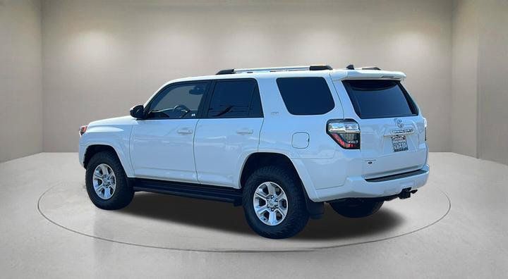 Used 2024 Toyota 4Runner SR5 AWD/4WD image 4