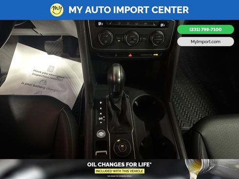 Used 2020 Volkswagen Atlas Cross Sport SE w/ Towing Package image 23