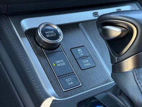 Used 2024 Lexus GX 550 w/ Cold Area Package image 19