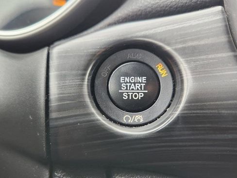 Used 2021 Jeep Grand Cherokee Laredo image 11