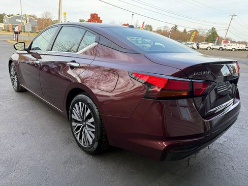 Used 2023 Nissan Altima 2.5 SV FWD image 6