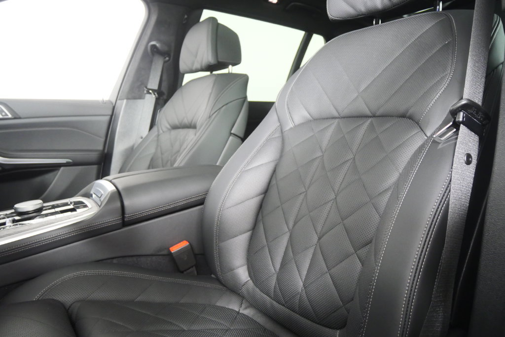 Used 2026 BMW X7 xDrive40i AWD/4WD image 12