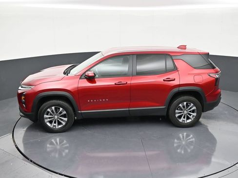 Used 2025 Chevrolet Equinox LT w/ Safety and Technology Package image 13