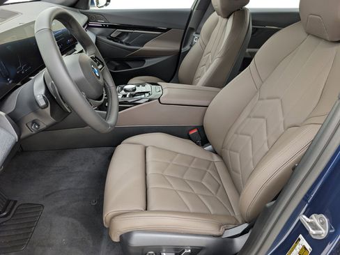 New 2026 BMW 530i xDrive w/ Premium Package image 5