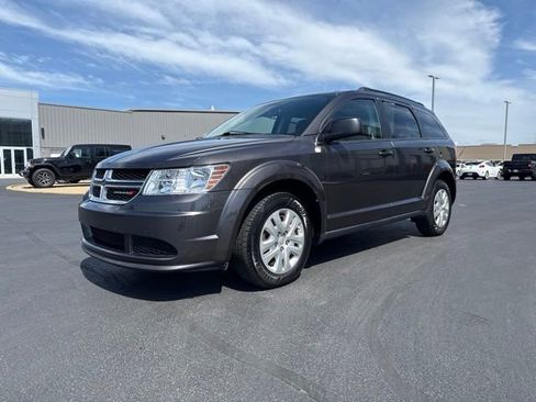 Used 2017 Dodge Journey SE FWD image 3