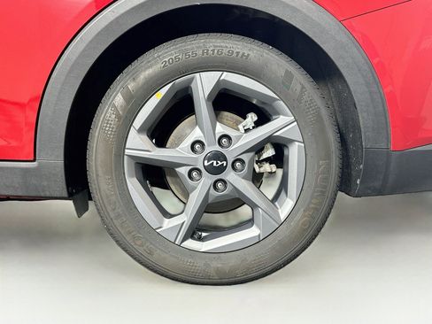 Used 2025 Kia K4 FWD image 11