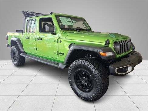 New 2025 Jeep Gladiator Sport image 2