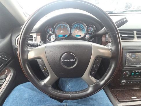 Used 2009 GMC Yukon Denali image 41