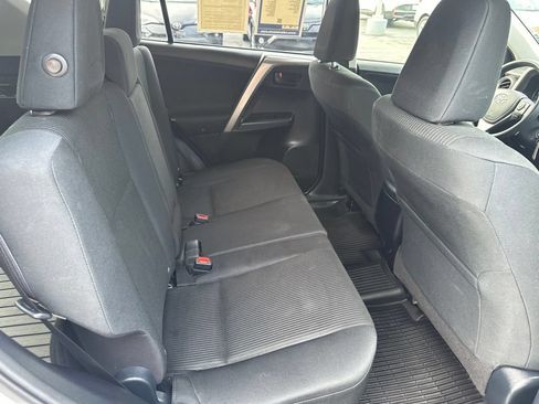 Used 2018 Toyota RAV4 LE w/ All Weather Liner Package FWD image 18