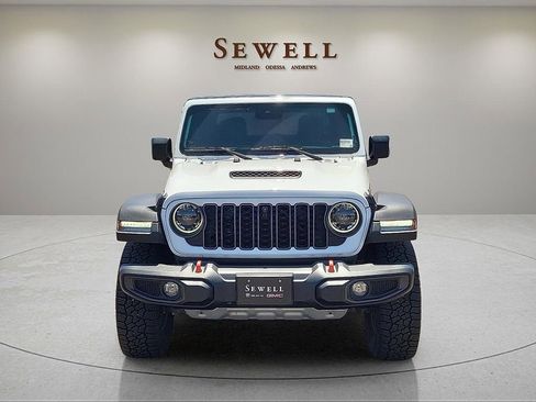 Used 2024 Jeep Gladiator Mojave w/ Technology Group AWD/4WD image 8