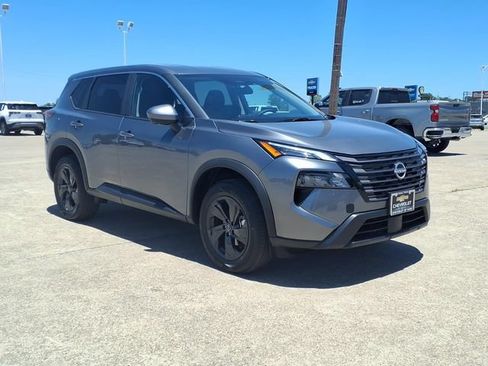 Used 2026 Nissan Rogue SV w/ Cold Weather Package AWD/4WD image 3