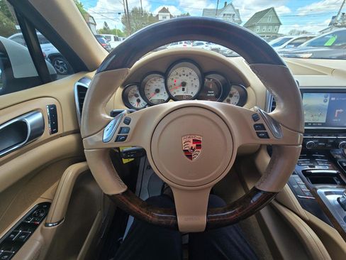 Used 2012 Porsche Cayenne S AWD/4WD image 7