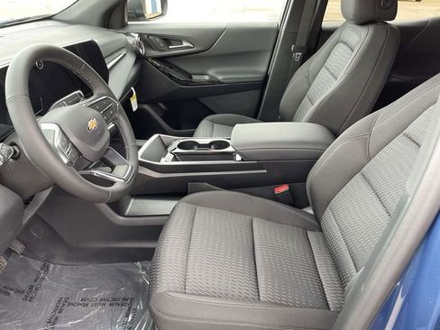 Used 2025 Chevrolet Equinox LT FWD image 11