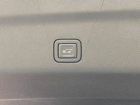 Used 2025 Cadillac Escalade ESV Sport Platinum image 33