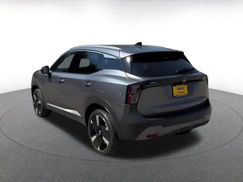 Used 2026 Nissan Kicks SR FWD image 9