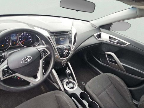 Used 2016 Hyundai Veloster image 8