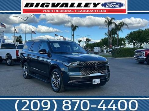Used 2025 Lincoln Navigator Reserve AWD/4WD image 1