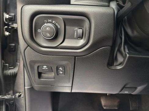 Used 2024 RAM 1500 Big Horn AWD/4WD image 31