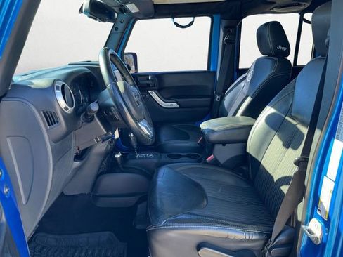 Used 2014 Jeep Wrangler Unlimited Sport image 9