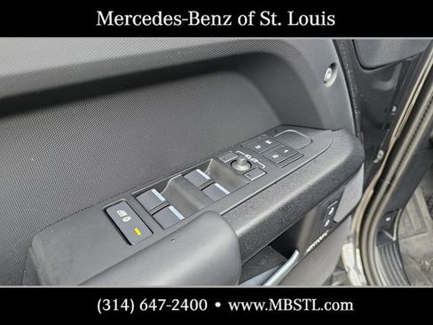 Used 2025 Land Rover Defender 110 V8 AWD/4WD image 23