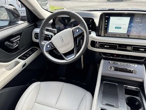 New 2026 Lincoln Aviator AWD w/ Jet Appearance Package image 14