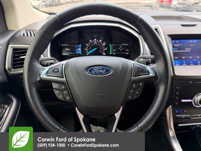 Used 2020 Ford Edge Titanium w/ Equipment Group 301A AWD/4WD image 25