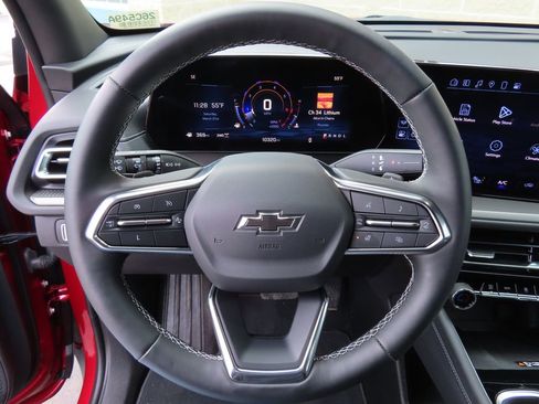 Certified 2025 Chevrolet Traverse LT w/ Midnight/Sport Edition image 17