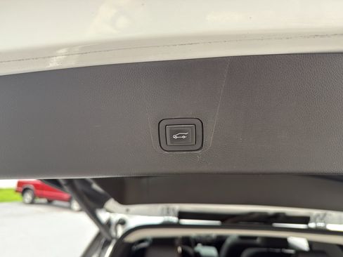 Used 2019 Chevrolet Traverse RS w/ LPO, Floor Liner Package image 31