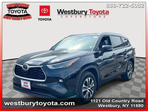 Used 2022 Toyota Highlander XLE image 5
