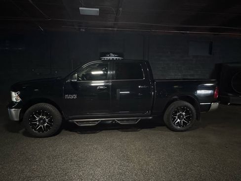 Used 2014 RAM 1500 Classic SLT w/ Luxury Group AWD/4WD image 3