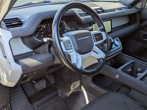Used 2022 Land Rover Defender 110 image 4