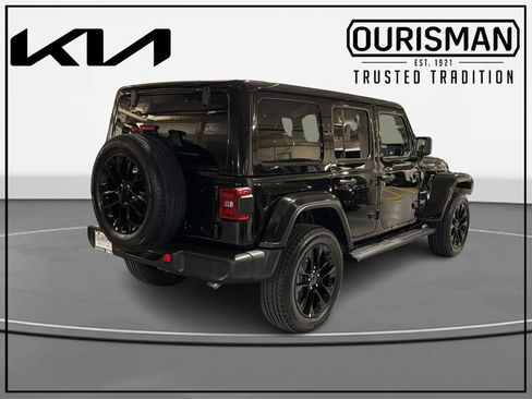 Used 2024 Jeep Wrangler Unlimited Sahara AWD/4WD image 4