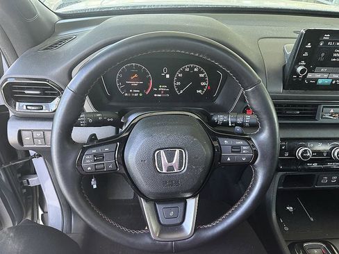 Used 2024 Honda Pilot TrailSport image 17