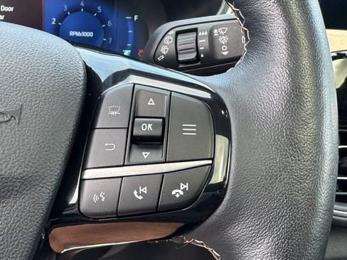 Used 2021 Ford Escape Titanium w/ Titanium Elite Package AWD/4WD image 19