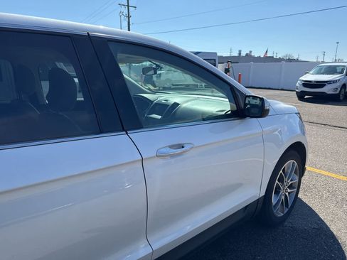 Used 2016 Ford Edge Titanium w/ Equipment Group 301A image 7