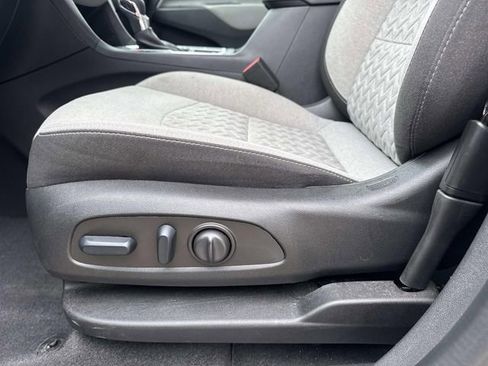 Used 2024 Chevrolet Equinox LT image 12