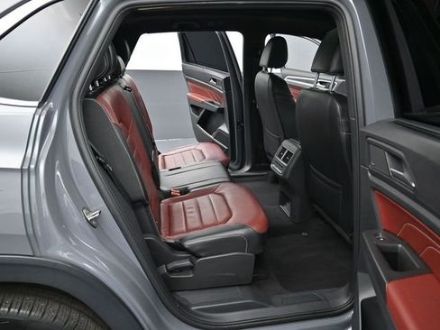 Used 2022 Volkswagen Atlas Cross Sport SEL Premium R-Line image 38