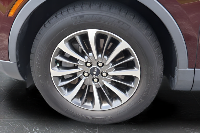 Used 2022 Lincoln Nautilus FWD w/ Premium Package image 11